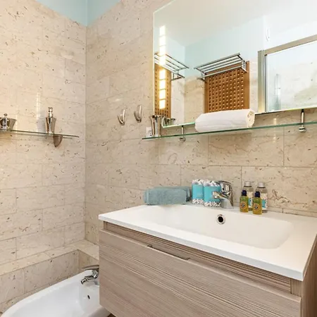 Daire Medecin 26 - Superb Downtown *